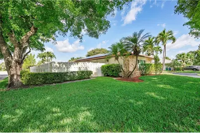 208 NW 91st Avenue, Coral Springs, FL 33071 - Photo 43