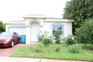 2122 E Ridge Circle East, Boynton Beach, FL 33435 - Photo 1