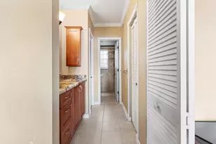 2201 SE 9th St, Pompano Beach, FL 33062 - Photo 15