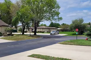 135 Meander Cir, Royal Palm Beach, FL 33411 - Photo 11