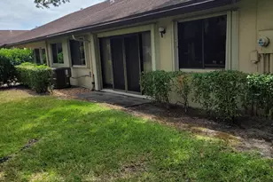 135 Meander Cir, Royal Palm Beach, FL 33411 - Photo 9