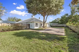 339 SW Winnachee Dr, Stuart, FL 34994 - Photo 41