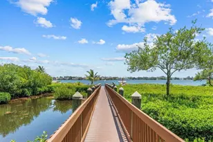 320 Via Villagio, Hypoluxo, FL 33462 - Photo 37