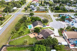 6567 Cindi Ln, Greenacres, FL 33467 - Photo 5