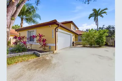 12155 Cuddington Court, Wellington, FL 33414 - Photo 3