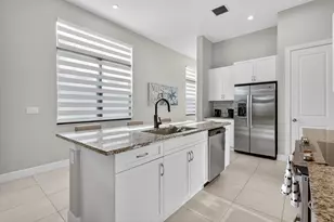 180 SE Via Bisento, Port Saint Lucie, FL 34952 - Photo 9