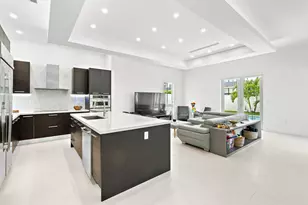 8405 NW 34th St, Doral, FL 33122 - Photo 11