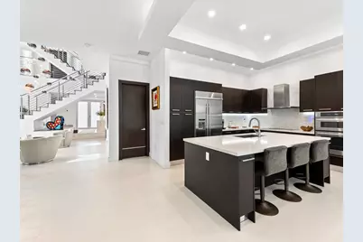 8405 NW 34th Street, Doral, FL 33122 - Photo 9