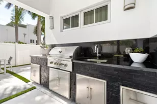 8405 NW 34th St, Doral, FL 33122 - Photo 15