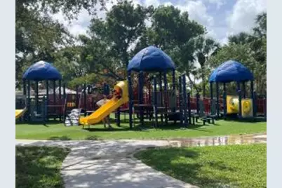 2020 Lake Osborne Drive #10, Lake Worth Beach, FL 33461 - Photo 39