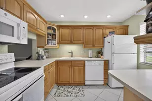 135 Lake Anne Dr, West Palm Beach, FL 33411 - Photo 5
