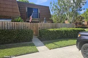 190 Charter Way, West Palm Beach, FL 33407 - Photo 1