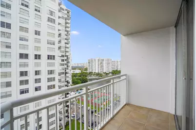 18051 Biscayne Boulevard #1504, Aventura, FL 33160 - Photo 25