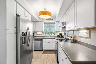 18081 SE Country Club Dr, Jupiter, FL 33469 - Photo 3