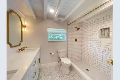 360 Alhambra Place, West Palm Beach, FL 33405 - Photo 13