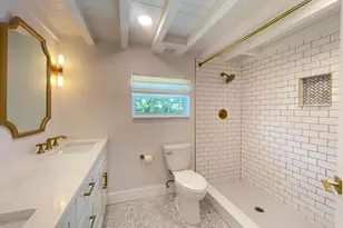 360 Alhambra Pl, West Palm Beach, FL 33405 - Photo 13