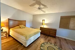 25 Pelican Pointe Dr, Delray Beach, FL 33483 - Photo 17