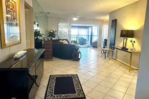 25 Pelican Pointe Dr, Delray Beach, FL 33483 - Photo 23
