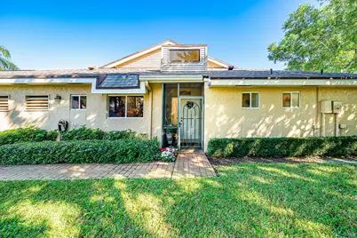 6858 Fountains Circle, Lake Worth, FL 33467 - Photo 9