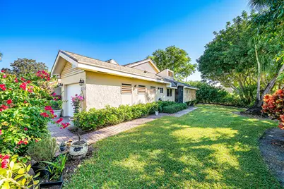 6858 Fountains Circle, Lake Worth, FL 33467 - Photo 3