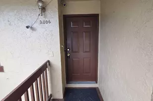 2006 Lakeview Dr W, Royal Palm Beach, FL 33411 - Photo 15