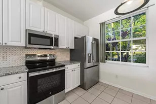 558 Waverly Cir, Port Saint Lucie, FL 34983 - Photo 13