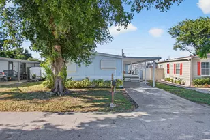 22849 Tradewind Rd, Boca Raton, FL 33428 - Photo 3