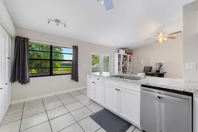 1060 Cedar Creek Way, Davie, FL 33325 - Photo 11