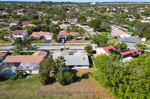 1060 Cedar Creek Way, Davie, FL 33325 - Photo 31