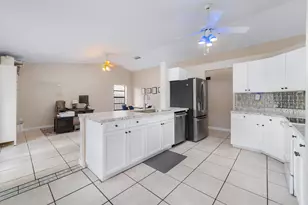 1060 Cedar Creek Way, Davie, FL 33325 - Photo 9