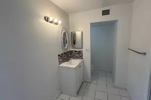 631 Executive Center Dr, West Palm Beach, FL 33401 - Photo 9