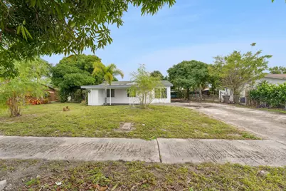 448 NW 3 Avenue, Deerfield Beach, FL 33441 - Photo 13