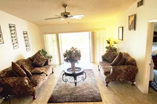 4195 Lucerne Villas Ln, Lake Worth, FL 33467 - Photo 9