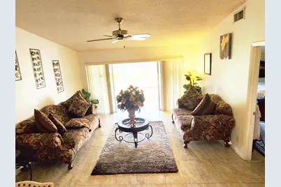 4195 Lucerne Villas Lane, Lake Worth, FL 33467 - Photo 9