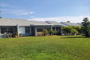 4195 Lucerne Villas Ln, Lake Worth, FL 33467 - Photo 11