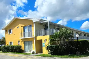 1501 Crescent Cir, West Palm Beach, FL 33403 - Photo 1