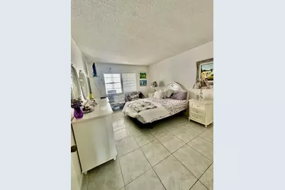 1080 Exeter E, Boca Raton, FL 33434 - Photo 9