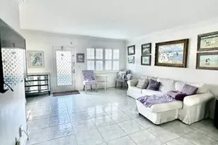 1080 Exeter E, Boca Raton, FL 33434 - Photo 7