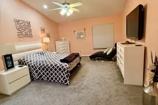 7024 Golf Pointe Cir, Tamarac, FL 33321 - Photo 17