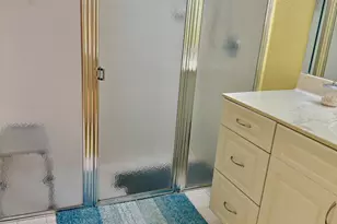 7024 Golf Pointe Cir, Tamarac, FL 33321 - Photo 15