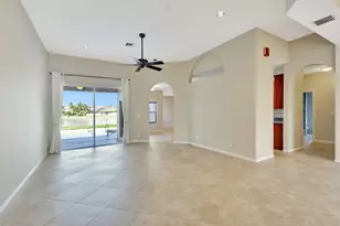 11223 Edgewater Cir, Wellington, FL 33414 - Photo 9