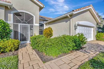 11223 Edgewater Circle, Wellington, FL 33414 - Photo 5