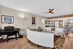 3960 Oaks Clubhouse Dr, Pompano Beach, FL 33069 - Photo 7