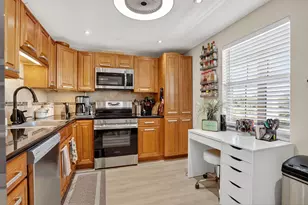 3960 Oaks Clubhouse Dr, Pompano Beach, FL 33069 - Photo 1