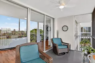 3960 Oaks Clubhouse Dr, Pompano Beach, FL 33069 - Photo 15