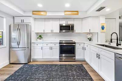 1018 Guildford A, Boca Raton, FL 33434 - Photo 5