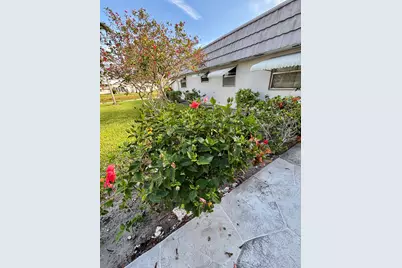 185 Valencia H, Delray Beach, FL 33446 - Photo 3