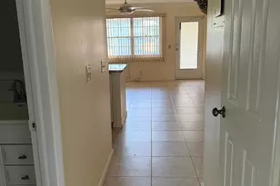 42 Canterbury, West Palm Beach, FL 33417 - Photo 5