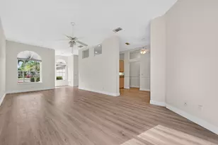 568 SW New Castle Cove, Port Saint Lucie, FL 34986 - Photo 9