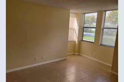 1256 S Military Trail #911, Deerfield Beach, FL 33442 - Photo 7